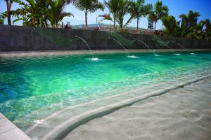 Wyndham Surfers Paradise poolside