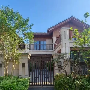 Chengmai Luneng Three-Bedroom Villa